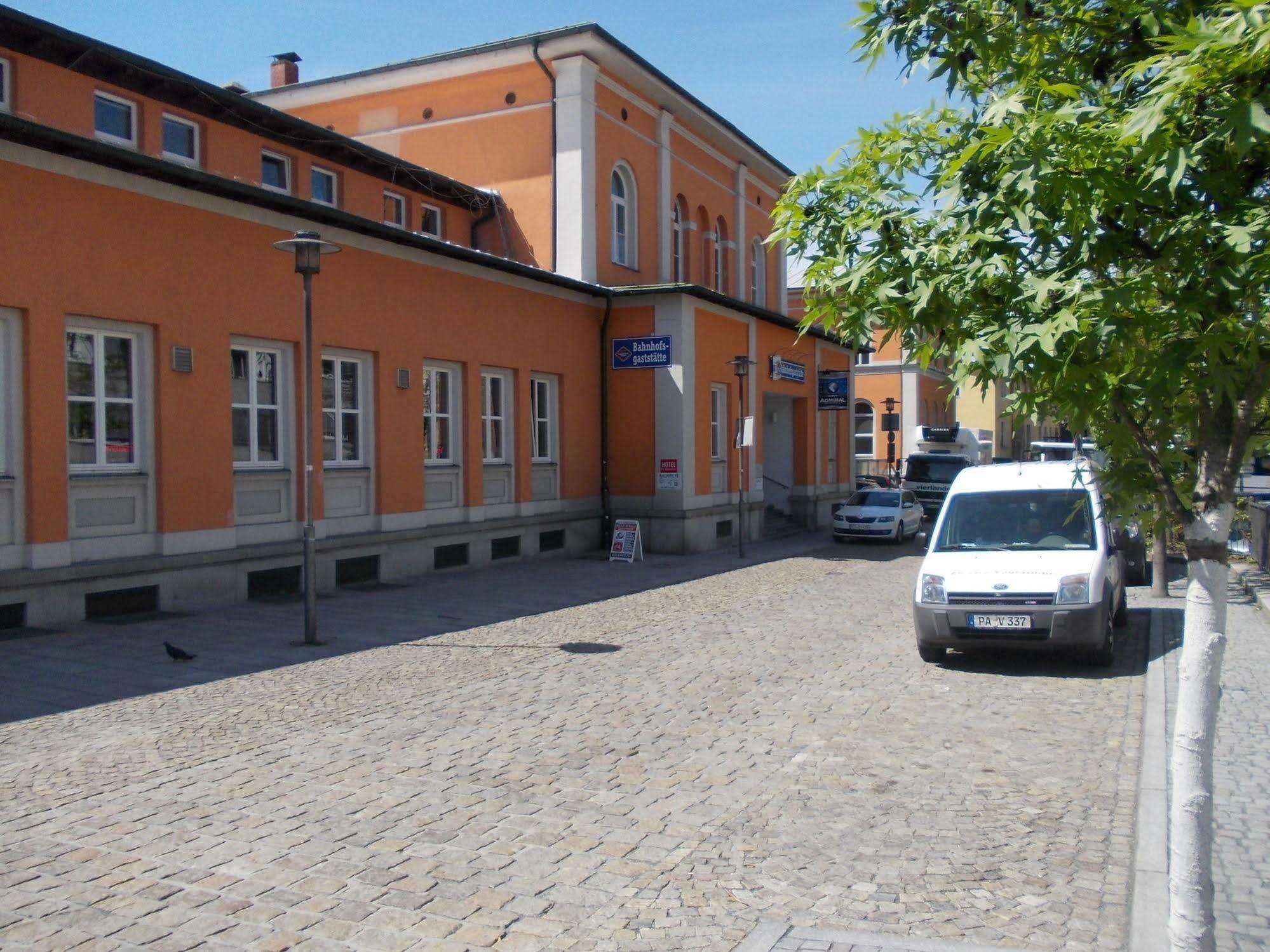 Hotel Im Bahnhof パッサウ エクステリア 写真