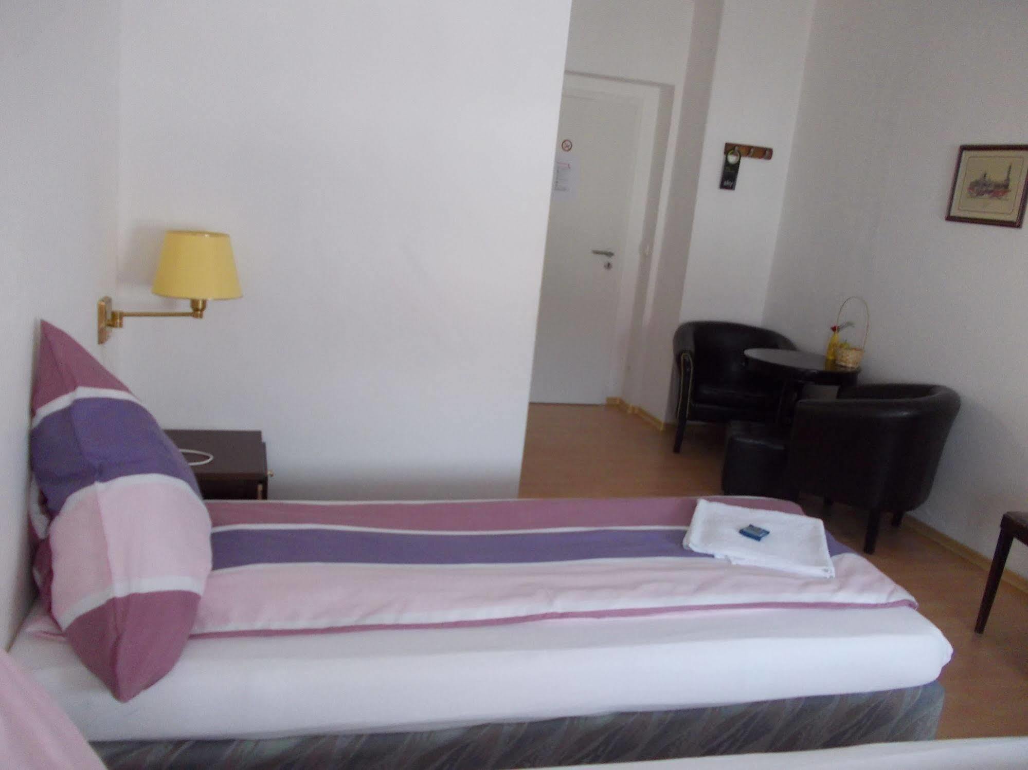 Hotel Im Bahnhof パッサウ エクステリア 写真